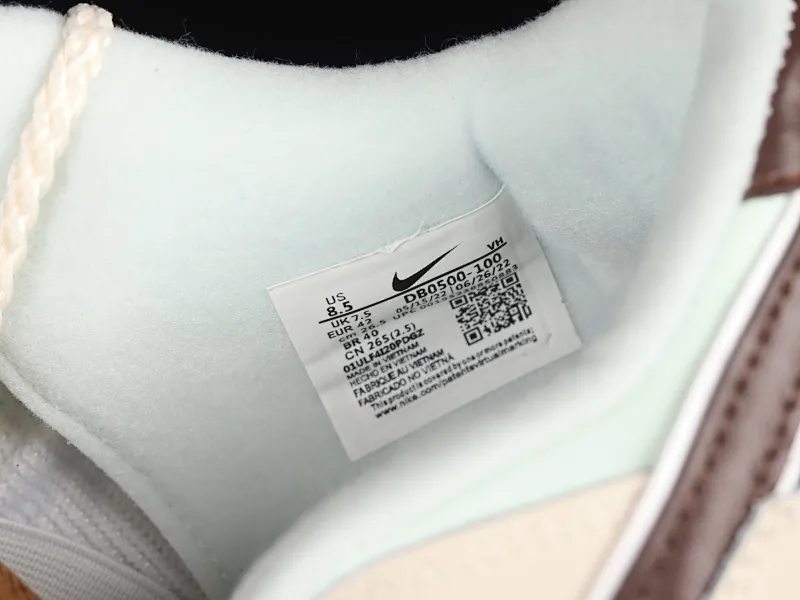 All categories Nk SB Dunk series Nk SB Dunk Low low-top skate shoes Nk Dunk Scrap stitching low-top skate shoes BD0500-100